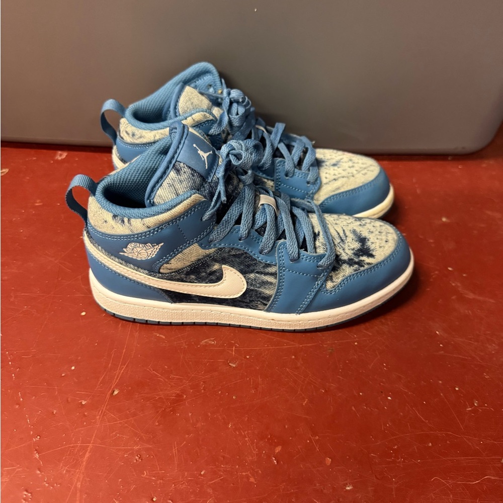 Jordan Kids Blue and White denim shoes boys size 3
